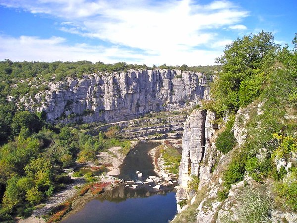Camping Ruoms : Les activités de plein air à ne pas manquer lors de votre séjour en Ardèche