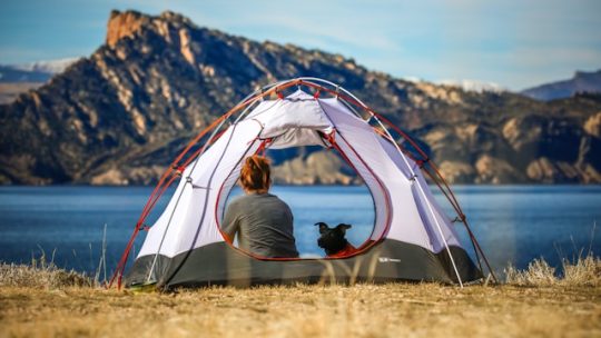 Découvrez les Meilleurs Emplacements pour Planter votre Tente dans les Landes : Un Guide de Camping Authentique